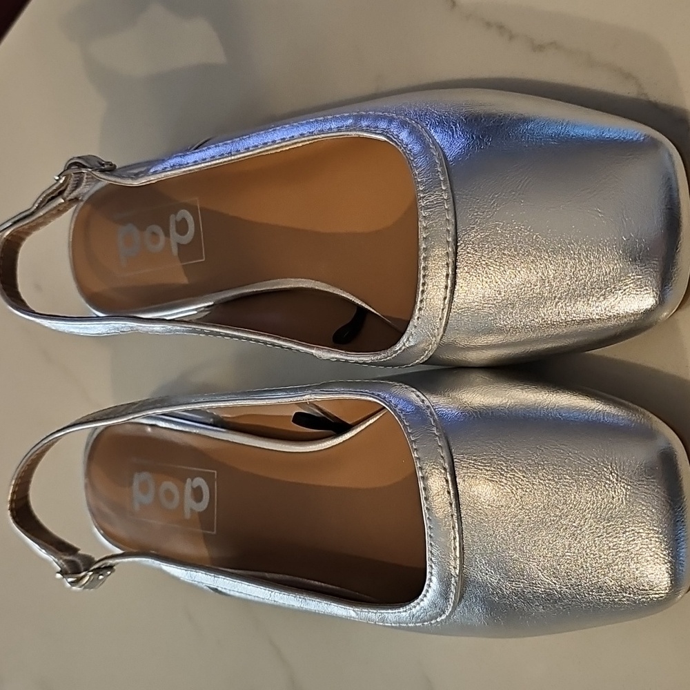 Pop metallic heeled Mary Jane ballet shoe NWOT tameo size 7m silver